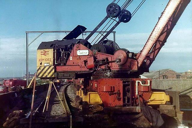 95206 on Bridge Work at Dukinfield, 1980 (1)