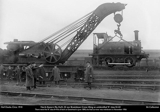 One of the three Craven Bros 25-ton cranes built in 1907 to order C.8153 for NER.  Seen here at Hull ca.1910.  