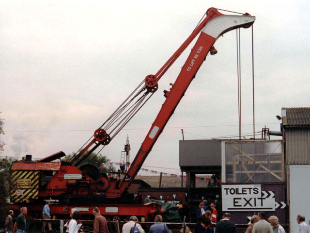Lifting demonstration with 81S at Rolvenden, September 1989