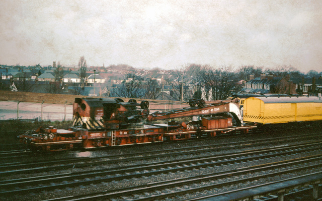 95210 (ex DS1561) from Stewart's Lane ready to assist with coal train re-railing at Hither Green, 16.12.87