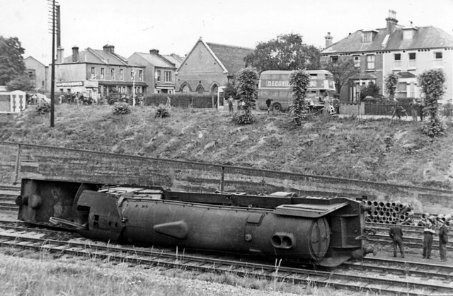Derailment north of New Southgate, 17.7.1948 (1)